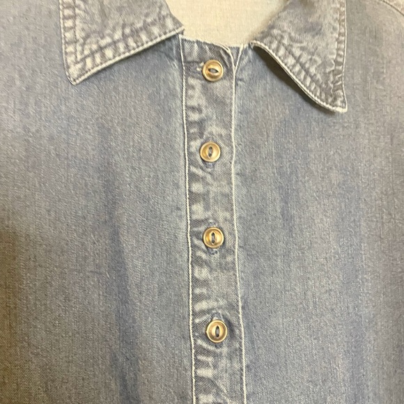 French Laundry Soft Chambray Tencel Button Up Shirt | Medium | Capsule Elevated - Picture 4 of 7